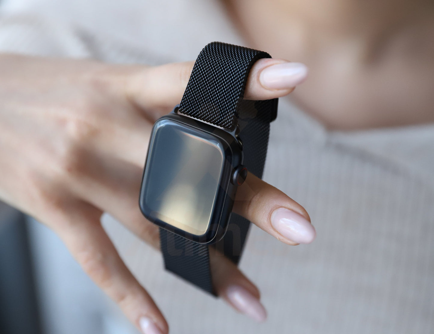 Personalisiertes Apple Watch-Armband: Magnetisches Milanese Loop-Armband