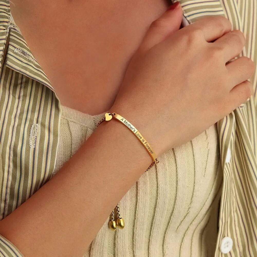 Bracelet personnalisé gravé pour elle avec nom emoji cadeau personnalisé pour maman sœur demoiselle d'honneur tante petite amie cadeau de Noël
