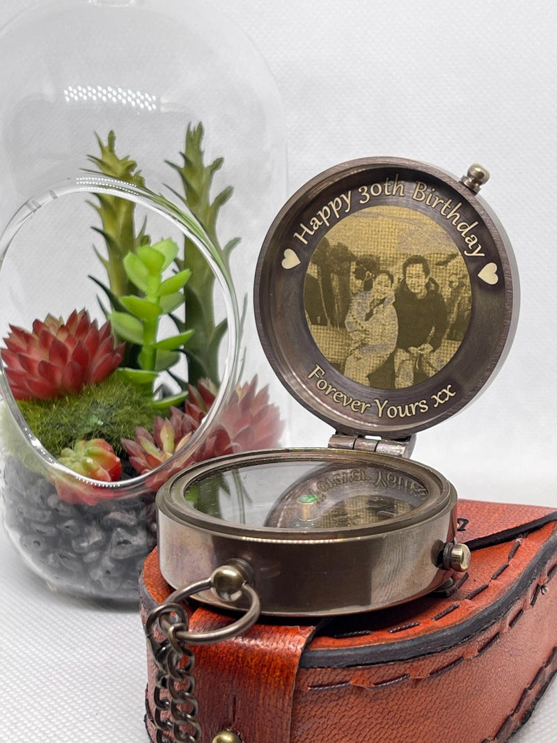 Boussole en laiton personnalisée, cadeau illustré, cadeau boussole photo, cadeau image, cadeau de mariage, cadeau d'anniversaire, cadeau pour mari, cadeau de Noël
